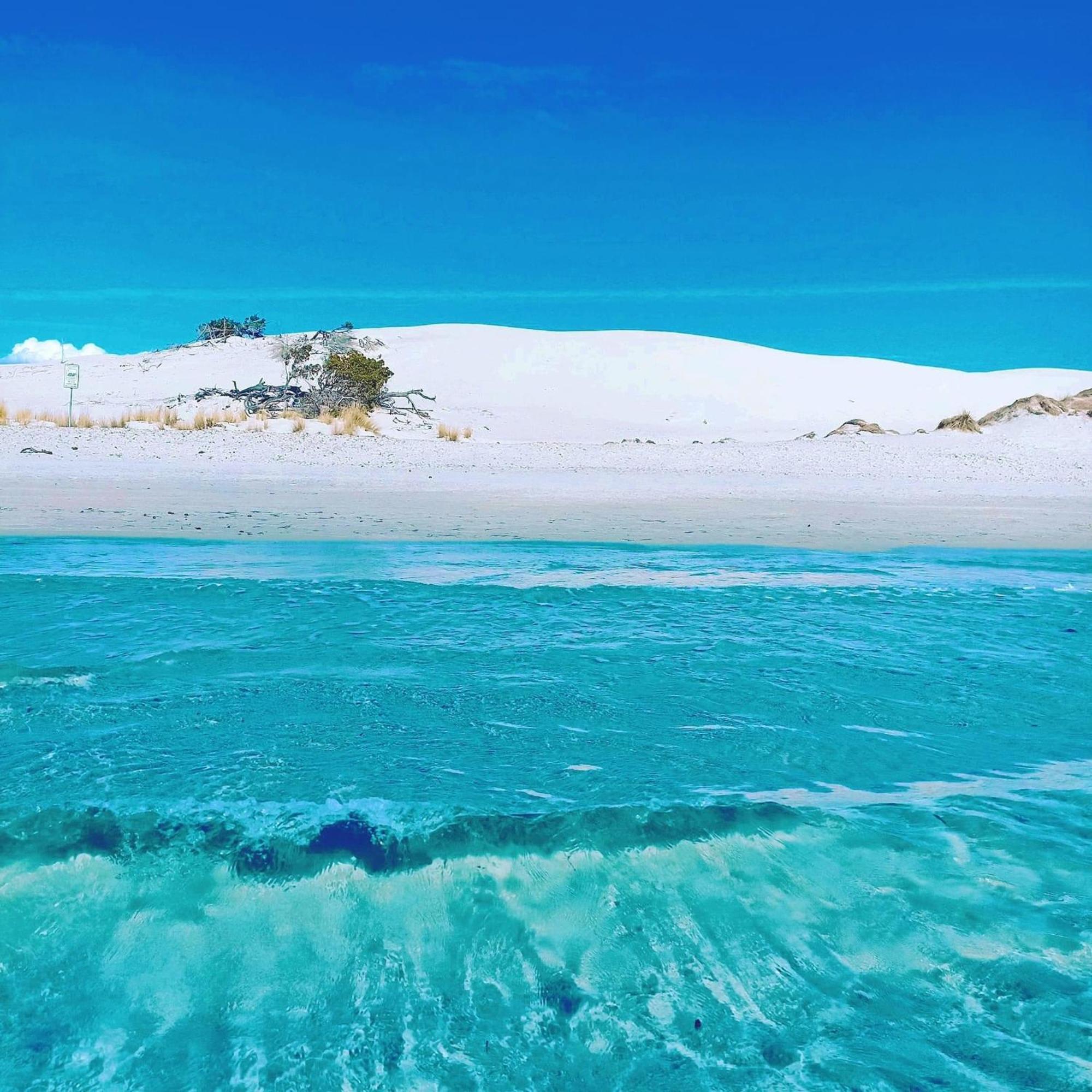 Case Vacanze "Bianco Mare" Porto Pino Luaran gambar