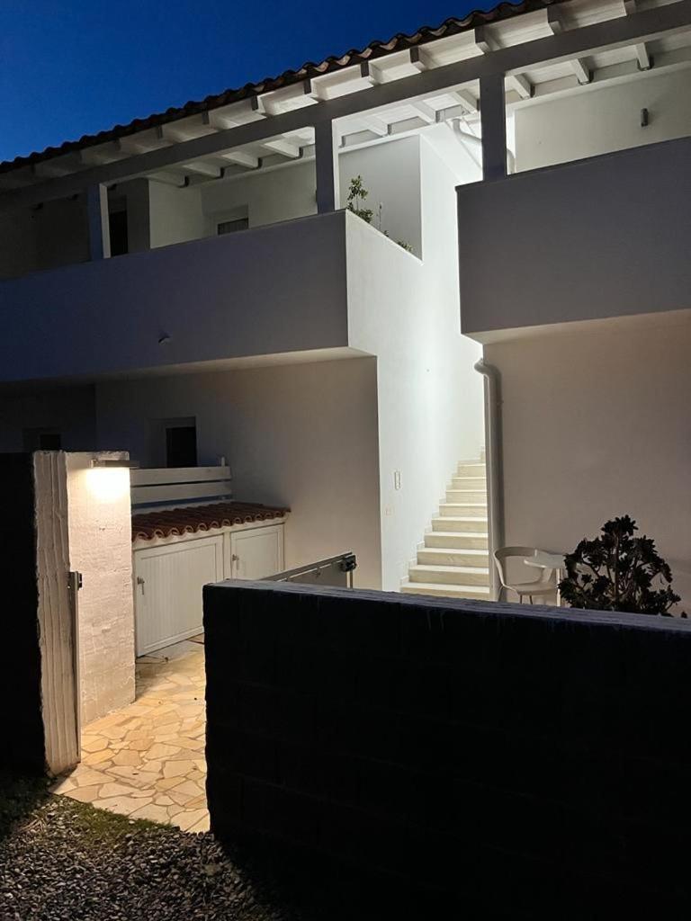 Case Vacanze "Bianco Mare" Porto Pino Luaran gambar
