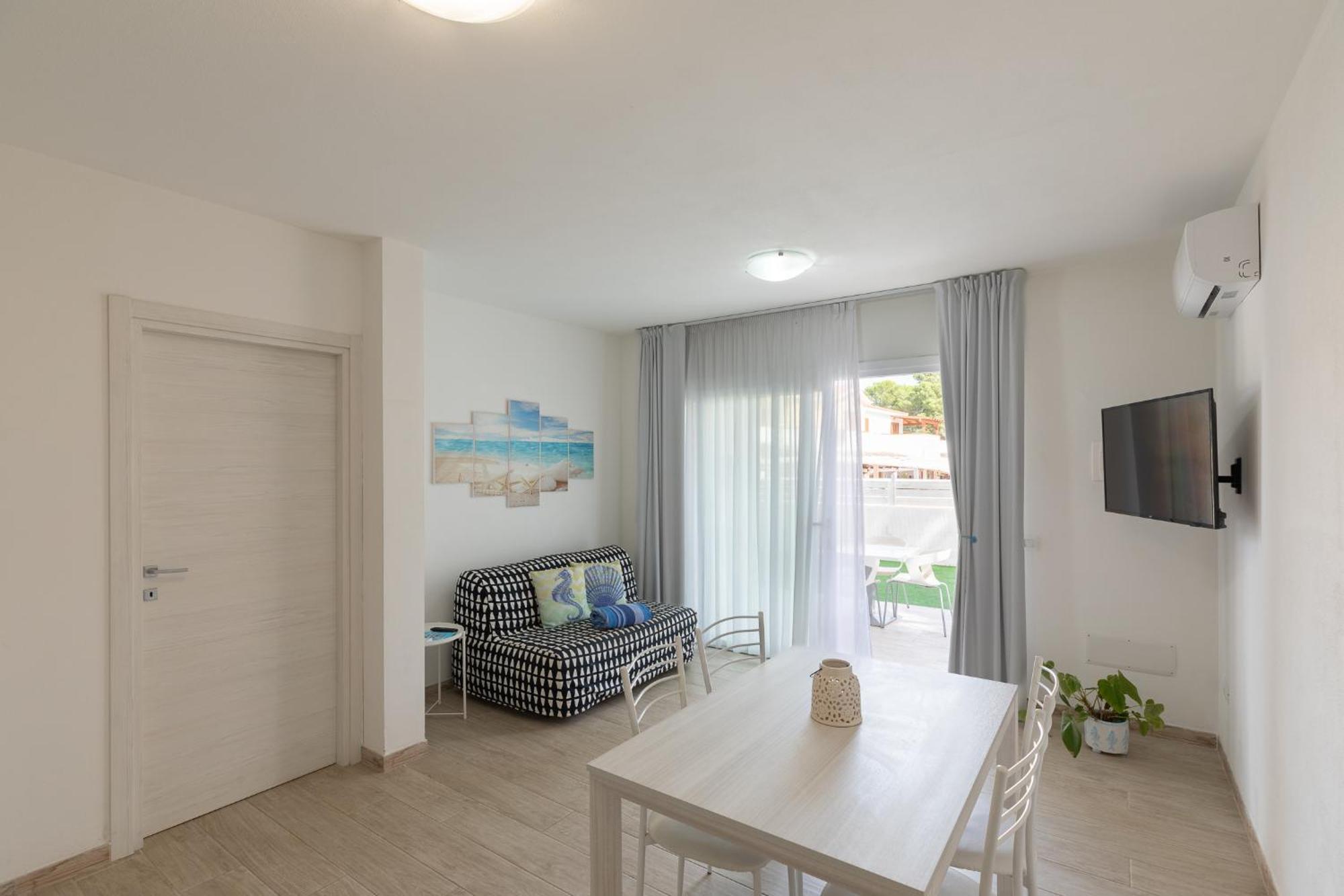 Case Vacanze "Bianco Mare" Porto Pino Luaran gambar