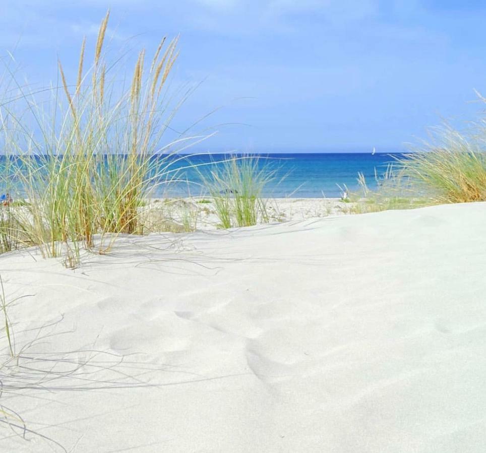 Case Vacanze "Bianco Mare" Porto Pino Luaran gambar